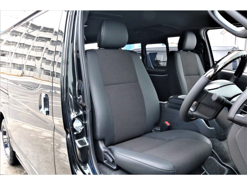 ダークプライムⅡ特別仕様車限定ハーフレザーシート
