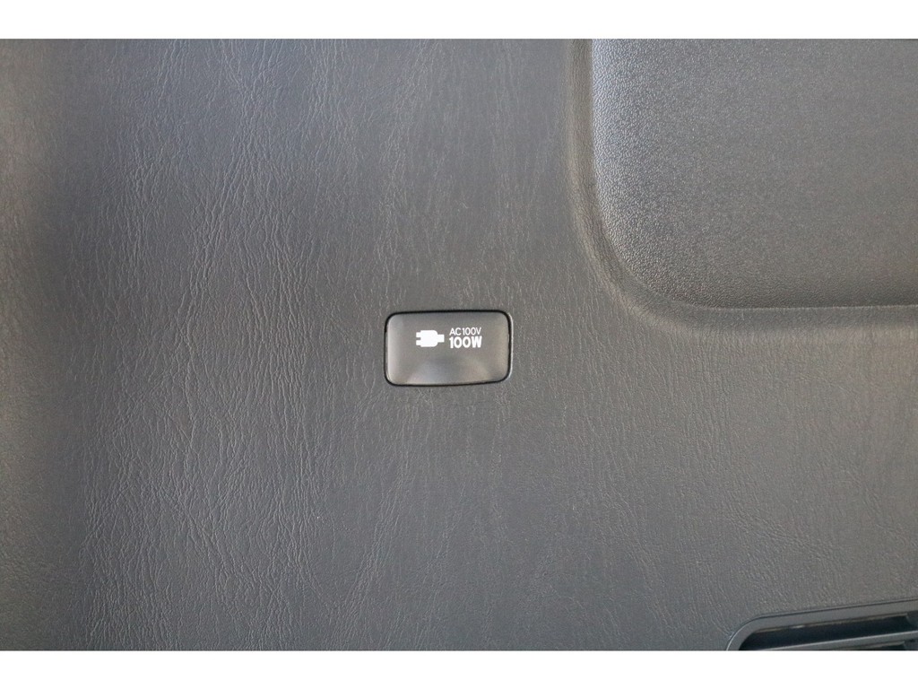ラゲッジスペースにも１００Ｖ電源がついております