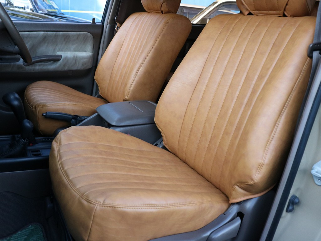 縦ステッチのカバーが、よりClassicぽさを出していますね！
