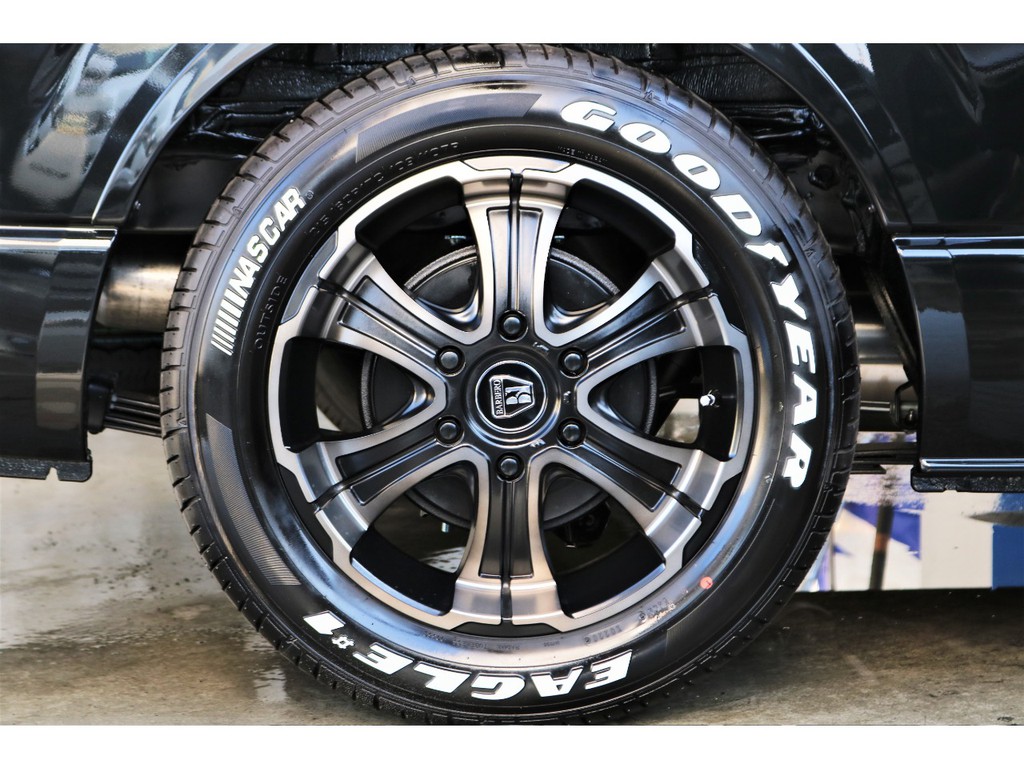 FLEXバルベロディープス17インチナスカータイヤセットを装備！