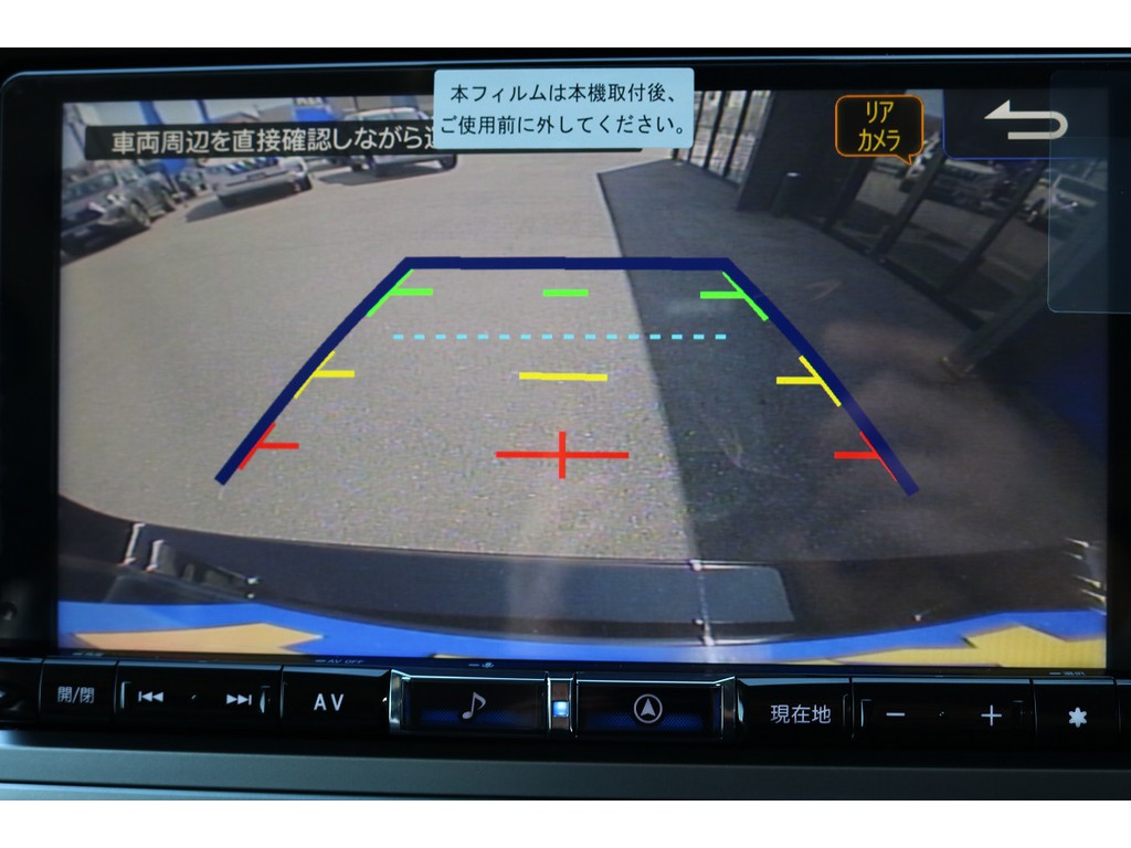 バックカメラ付きなので道具が載っていて後方確認が難しいときでもカメラでラクラク♪