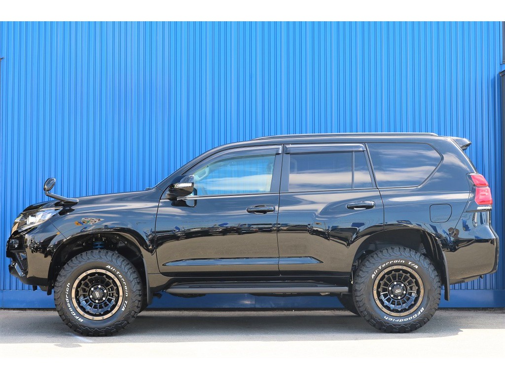 車高は2インチリフトアップさせて頂いております☆