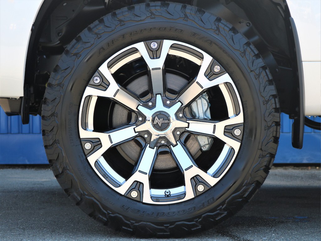ナイトロパワーウォーヘッド２０インチAW×BFGoodrich　All-Terrainタイヤ装着☆