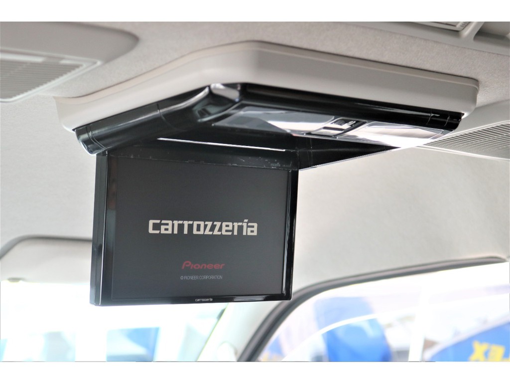 カロッツェリア製フリップダウンモニター装着済み！