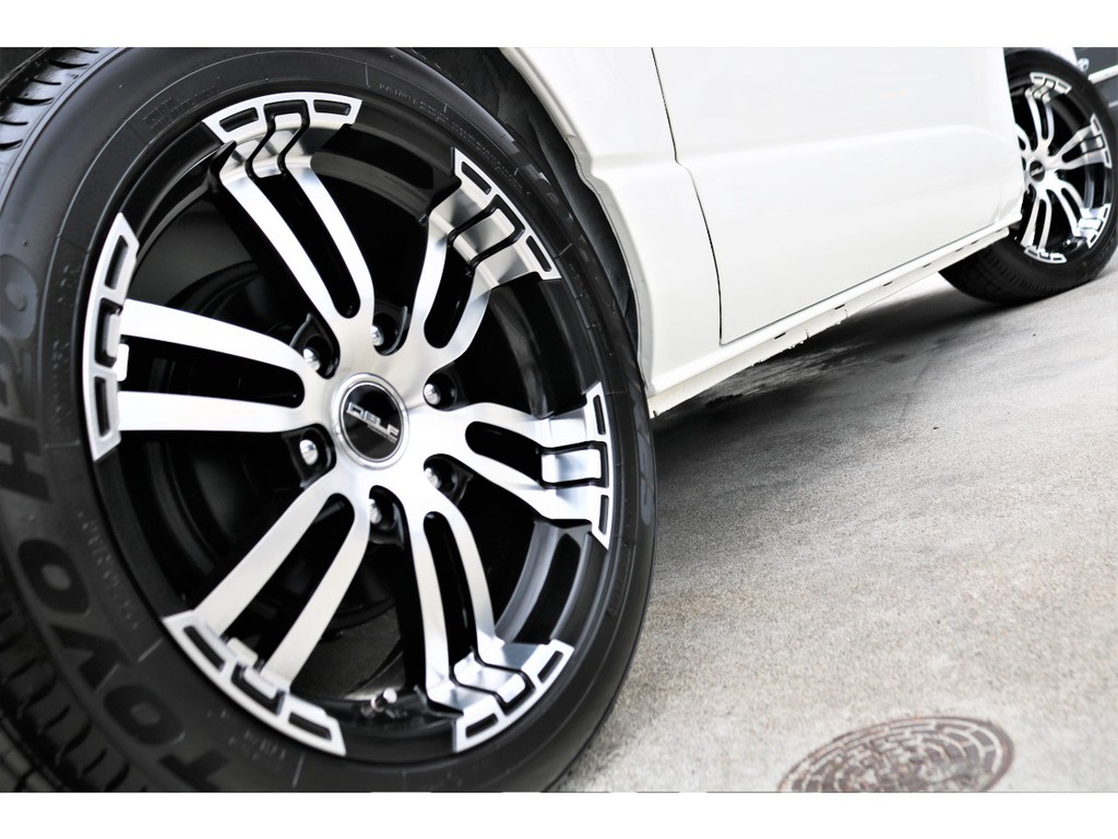 ＴＯＹＯＨ２０＆１８インチのＤＥＬＦ０２は大きくカッコいいですね！！