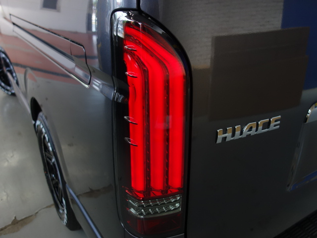 新車ハイエースＶダークプライムⅡ２８００ディーゼリターボナビパッケージ完成致しました！！店頭在庫車、即納車もご対応可能になります！！
