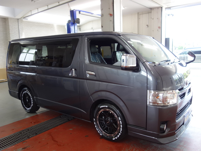 新車ハイエースＶダークプライムⅡ２８００ディーゼリターボナビパッケージ完成致しました！！店頭在庫車、即納車もご対応可能になります！！