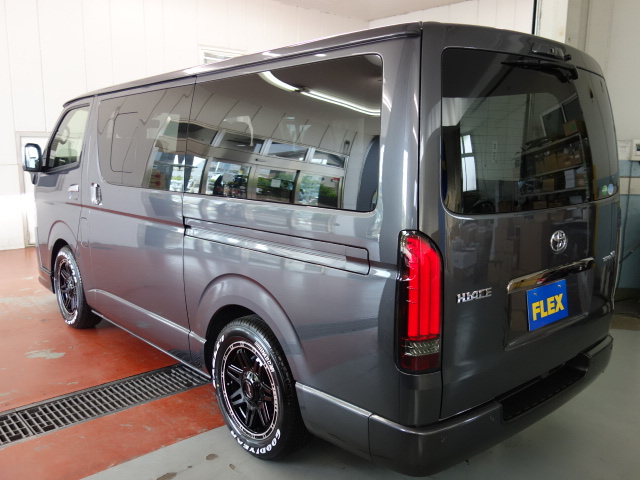 新車ハイエースＶダークプライムⅡ２８００ディーゼリターボナビパッケージ完成致しました！！店頭在庫車、即納車もご対応可能になります！！