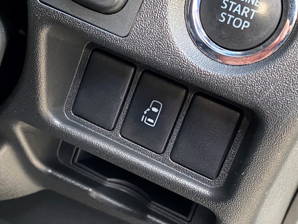 メーカーオプション パワースライドドア完備！！