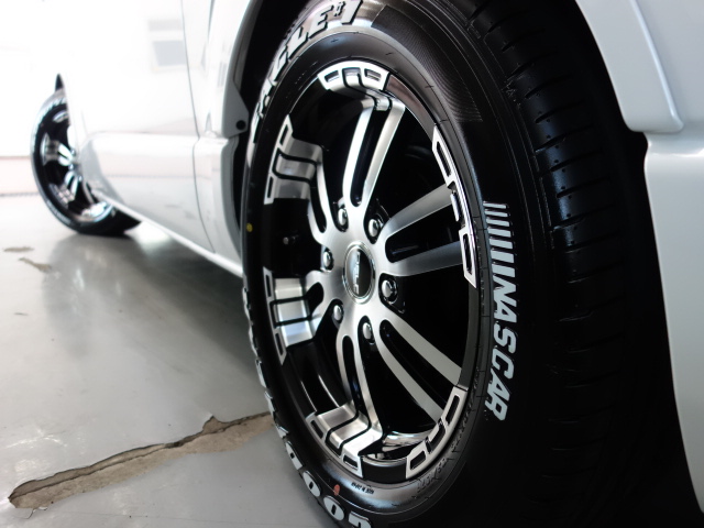 人気のDelf 02は深リムタイプのデザイン重視のホイールですが、車検対応の商品となります♪