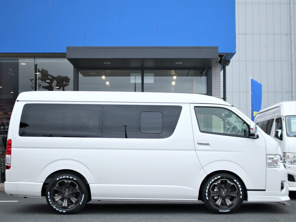 新品の１．５インチローダウン施行済みとなっておりますので、足回りもスッキリして見えます！