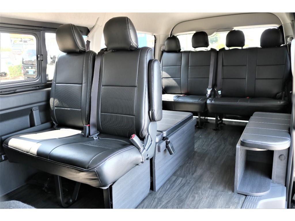 フロア床張り施工済☆車内のお手入れ簡単です！！