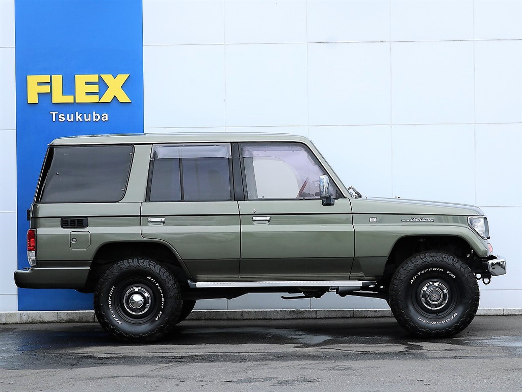 この角の張ったデザインが、最近の車にはない古き良きデザインです！