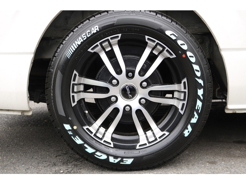 新品ＦＬＥＸ　Ｄｅｌｆ０２１７インチアルミ！ＧＯＯＤＹＥＡＲタイヤ！