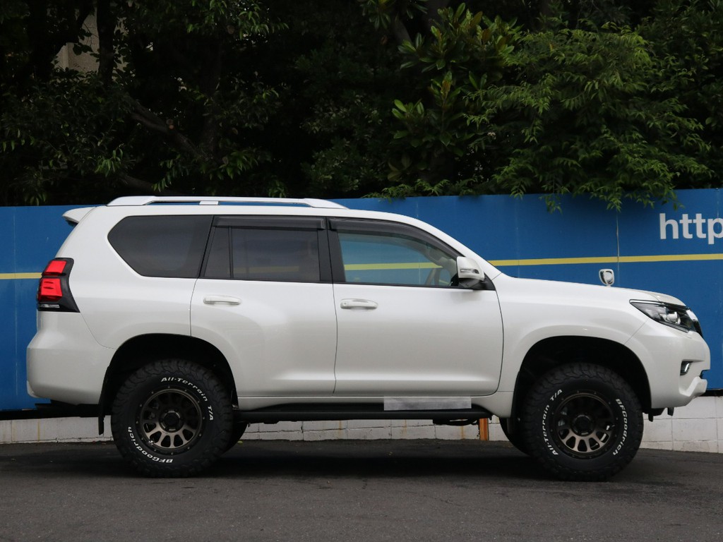 サイドステップもついているので乗り降りラクチン♪