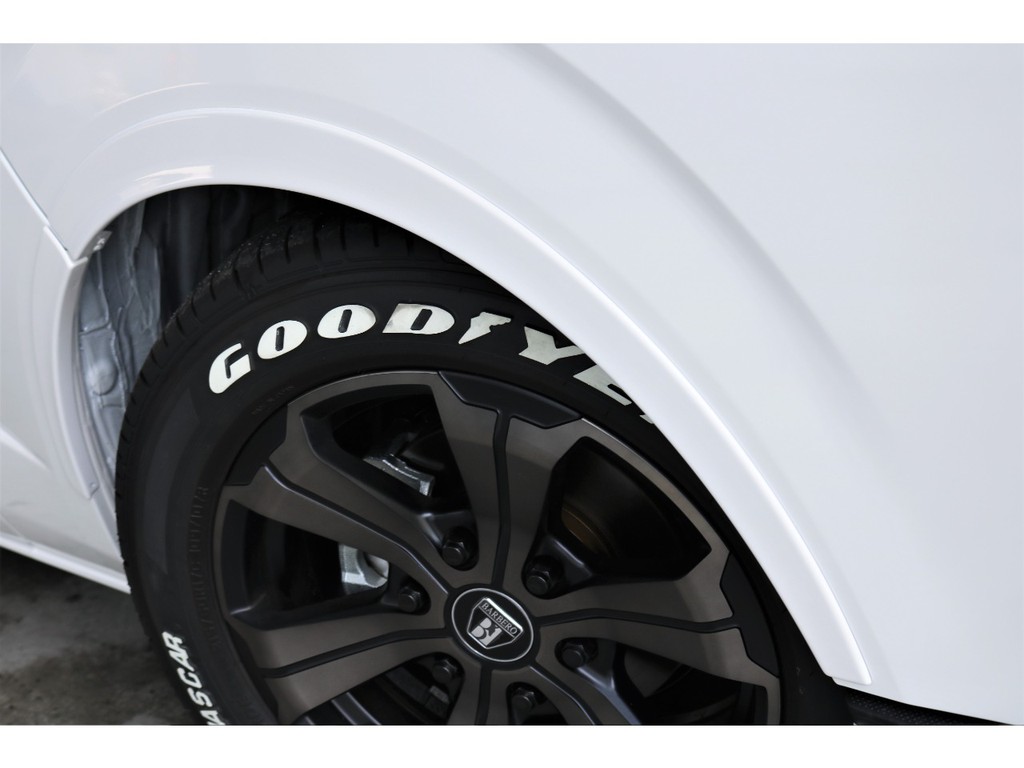 FLEXオリジナルのおしゃれなオーバーフェンダー！ローダウンルックには欠かせないパーツで車検時にも大変重宝します！