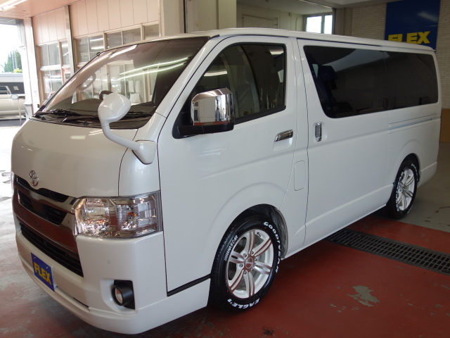 新車ハイエースＶダークプライムⅡ２０００ガソリン２ＷＤナビパッケージ完成致しました！！店頭在庫車、即納車ご対応可能になります！！