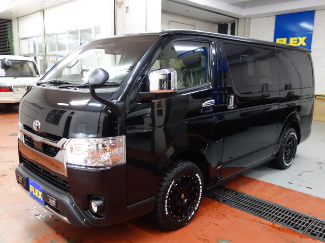 新車ハイエースＶダークプライムⅡ２８００ディーゼル４ＷＤ８インチＳＤナビ装備オリジナルベットＫＩＴ装着済み！！店頭在庫車、即納車ご対応可能になります！！