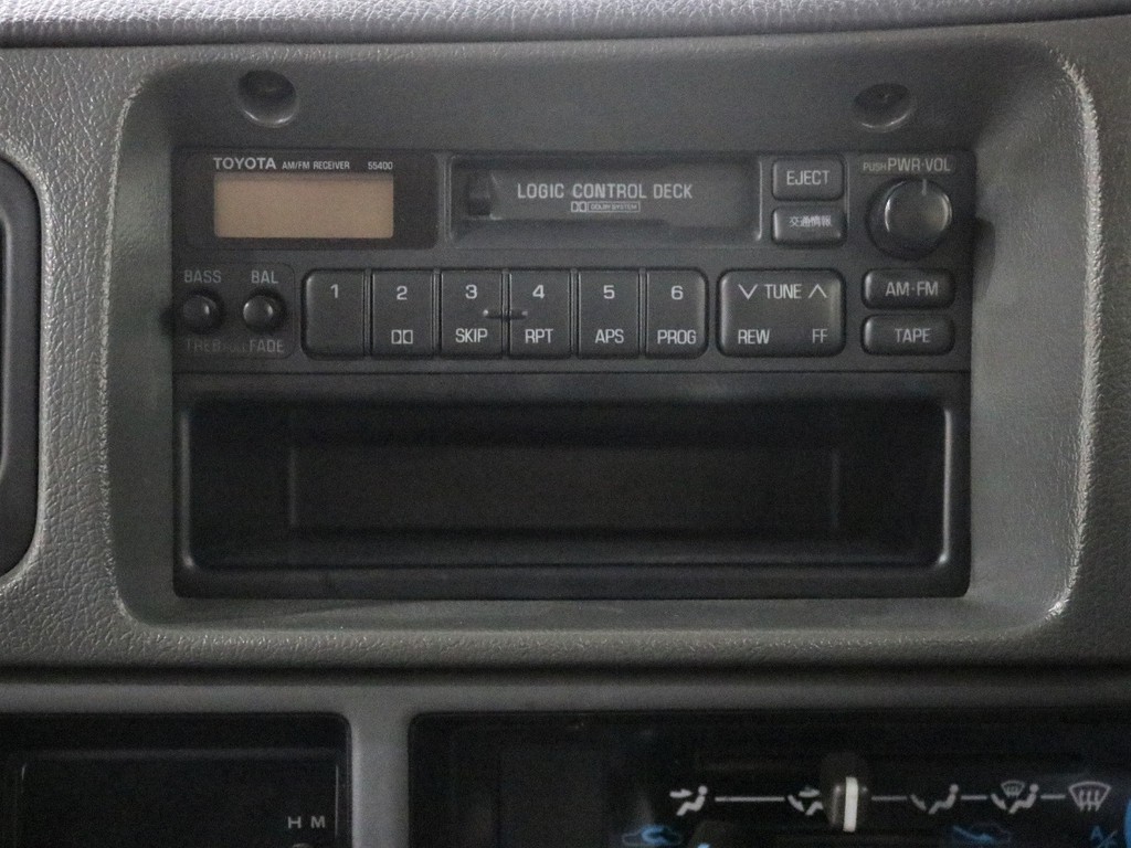 新しいカーナビの取り付けも可能です♪