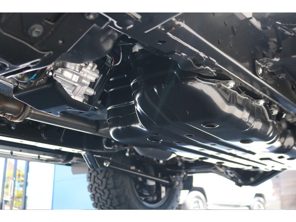 堅牢なラダーフレーム車！フルタイム式４ＷＤ！