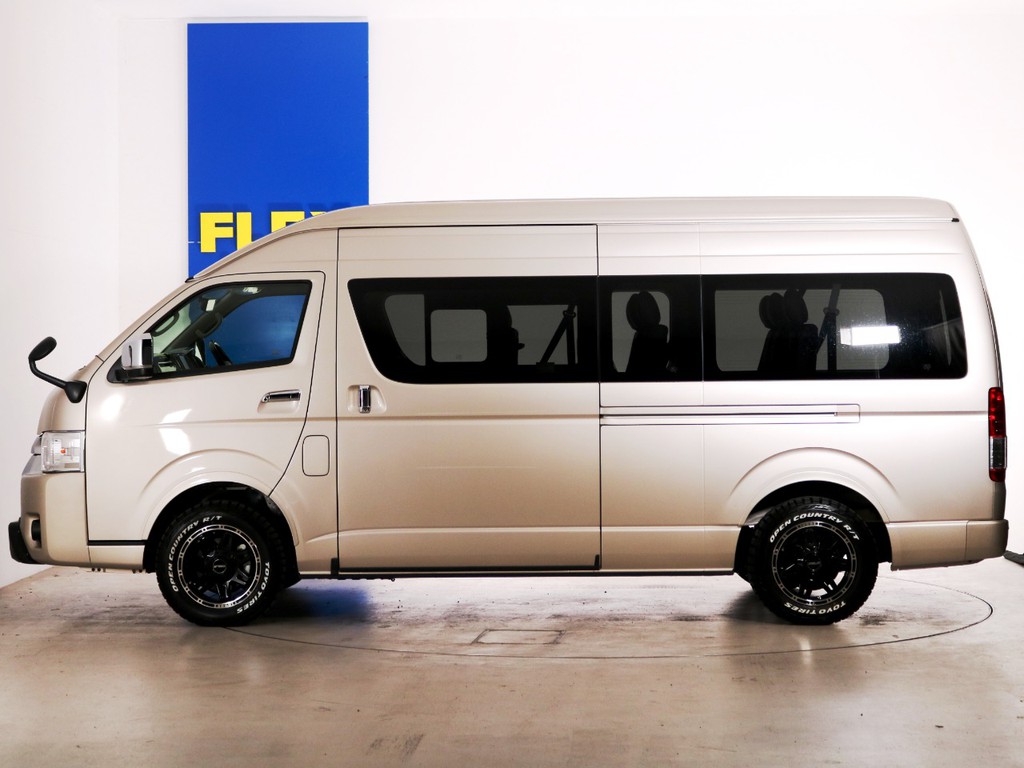 ノーマル車高のお車となります。ローダウン等、追加のカスタムもお任せください♪
