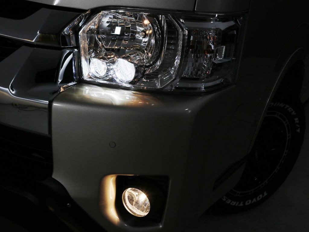 メーカーオプション　ＬＥＤヘッドランプ！