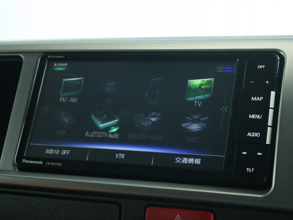 ７型SDナビを装備！Bluetoothは勿論、フルセグナビです（時期によりついているナビが異なる場合がございます）