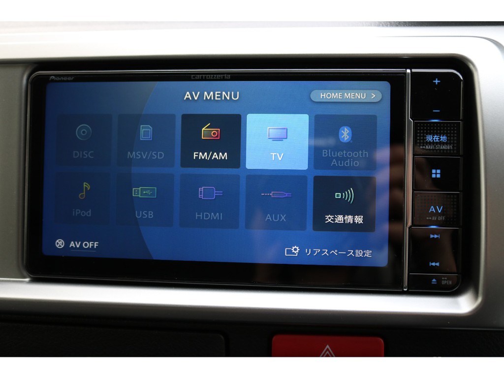 最新機能満載のナビですので、車内でも音楽、映像楽しんでいただけます！