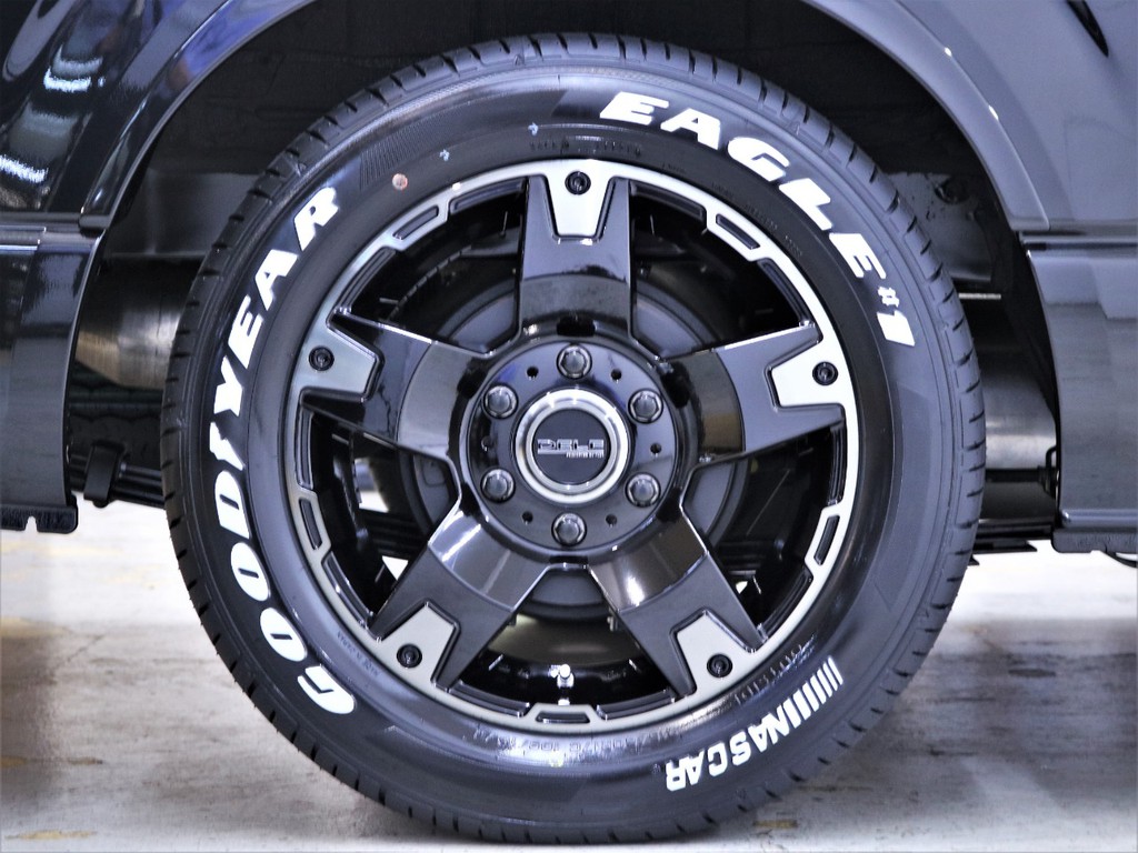 １７ｉｎｃｈＦＬＥＸ Ｄｅｌｆ０３ＡＷ＆グッドイヤーナスカータイヤ！