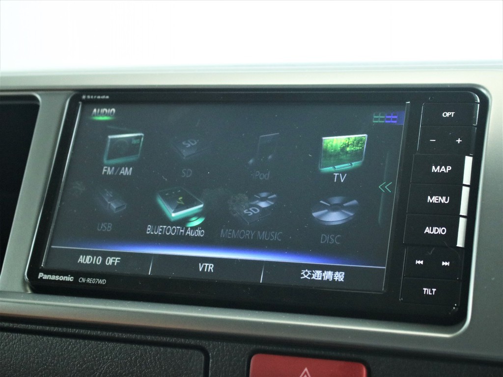 ７型SDナビを装備！Bluetoothは勿論、フルセグナビです（時期によりついているナビが異なる場合がございます）