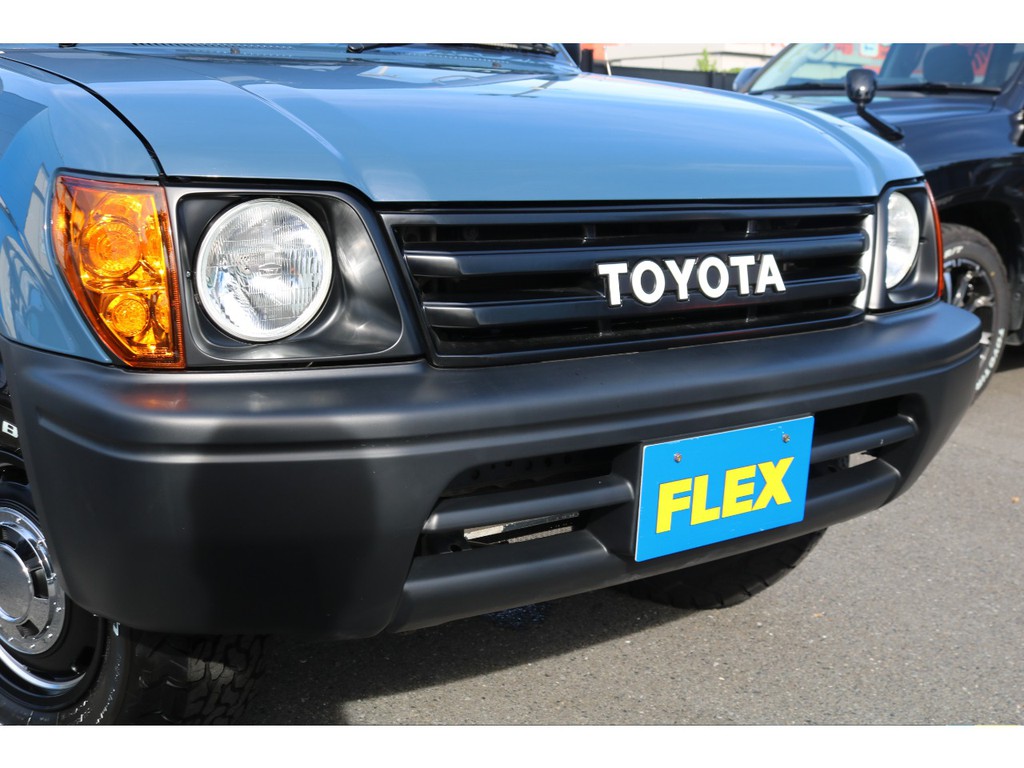 横文字TOYOTAグリルがクラシックでとてもかっこいいです！