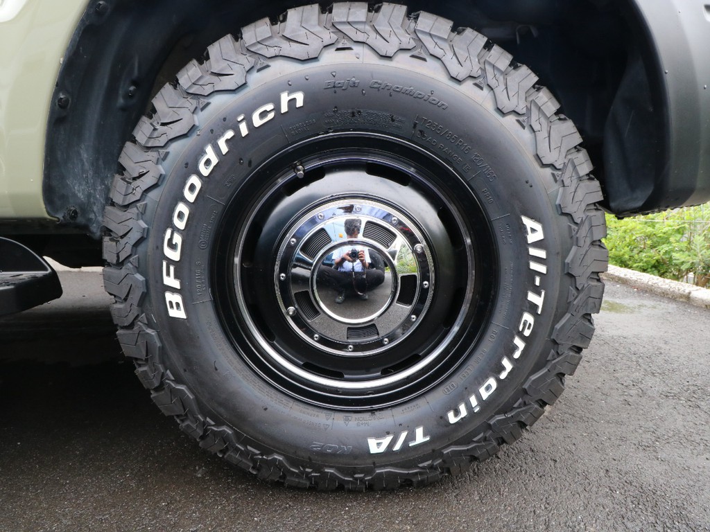 新品ホイールＤＥＡＮクロスカントリーに新品タイヤ BFGoodrich KO2。かっこいい王道カスタムです。