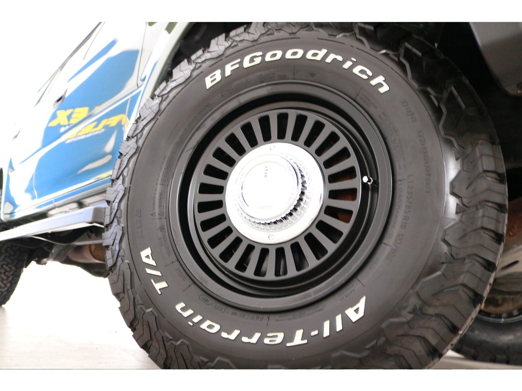 ＤＥＡＮカリフォルニア１６インチＡＷに、ＢＦグッドリッチ２３５ＡＴタイヤの組み合わせ！クラシカルな印象がオシャレ！
