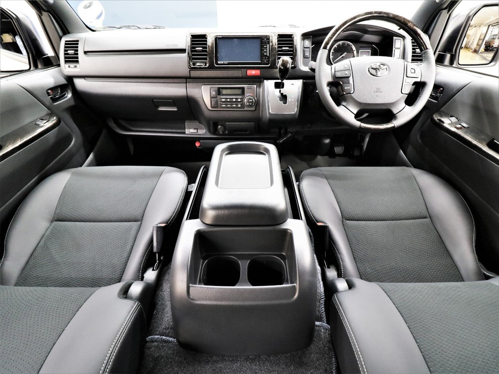 広々としたコックピットで運転時は視界良好！