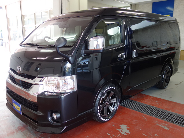 オリジナルオーバーフェンダーを装着しているので、車検適合車両になります！更に実際よりもローフォルムな見た目に♪