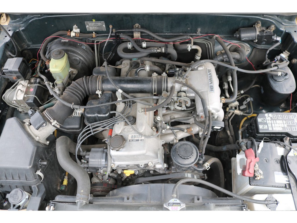２７００ｃｃの３ＲＺエンジン！タイミングチェーンで１０万キロ毎の交換も不要です！
