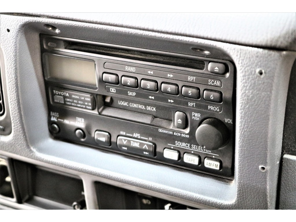 純正ＣＤオーディオ☆最新ナビ導入可能です♪お気軽にご相談下さい♪