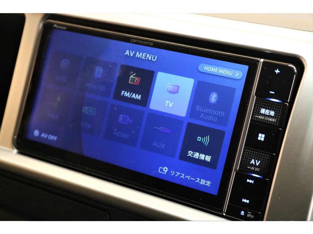 カロッツェリアフルセグナビゲーション搭載！スマホのような使い心地です♪