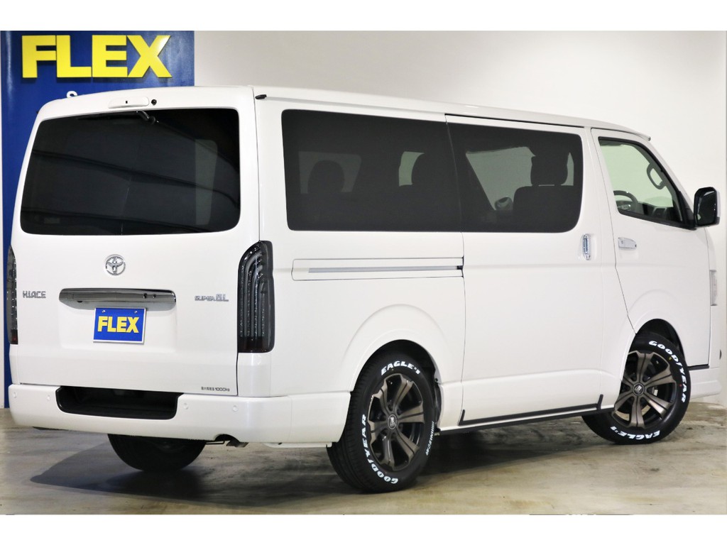 新型ハイエースバンが即納車可能です！お問い合わせは【022-288-0411】迄お早めに！