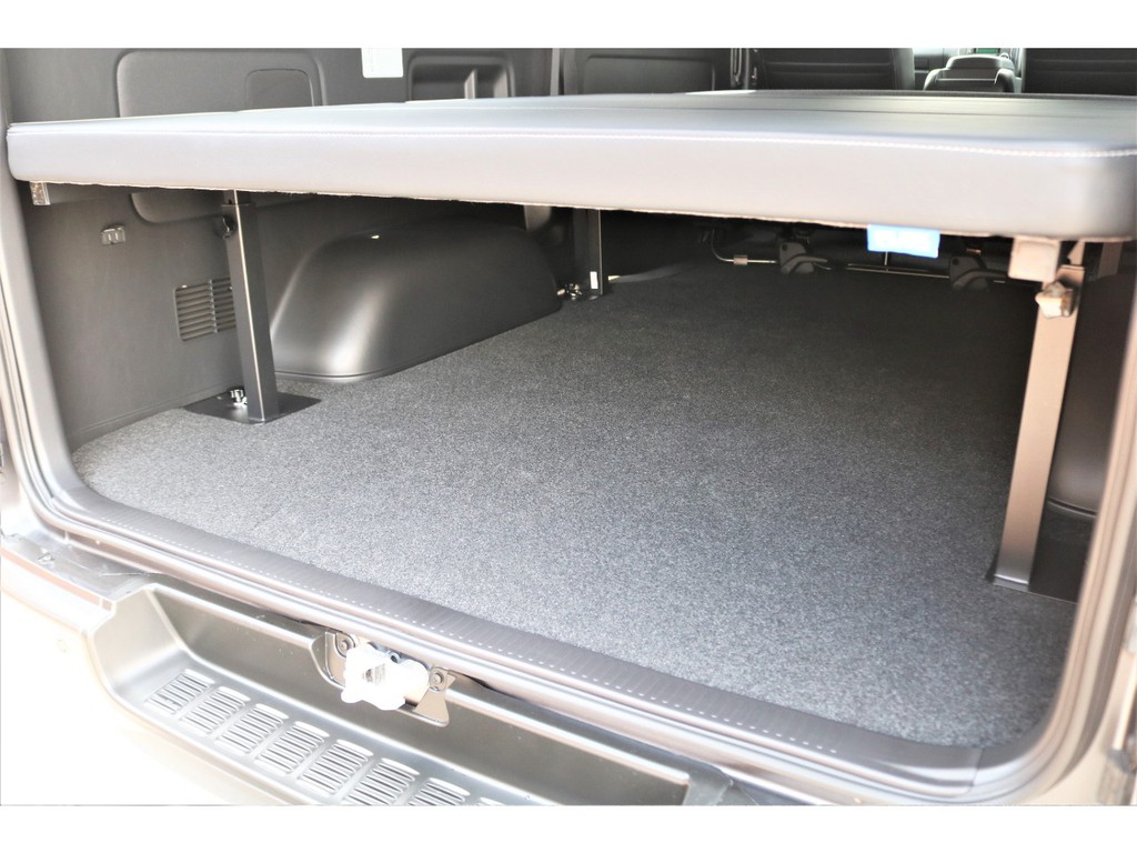 ベッド下は収納も可能！！車中泊時のお荷物等も載せることが出来ますよ！