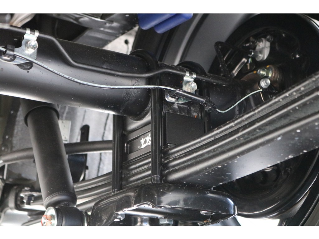 足回りは玄武製の１．５インチローダウンブロックＫＩＴを装備！