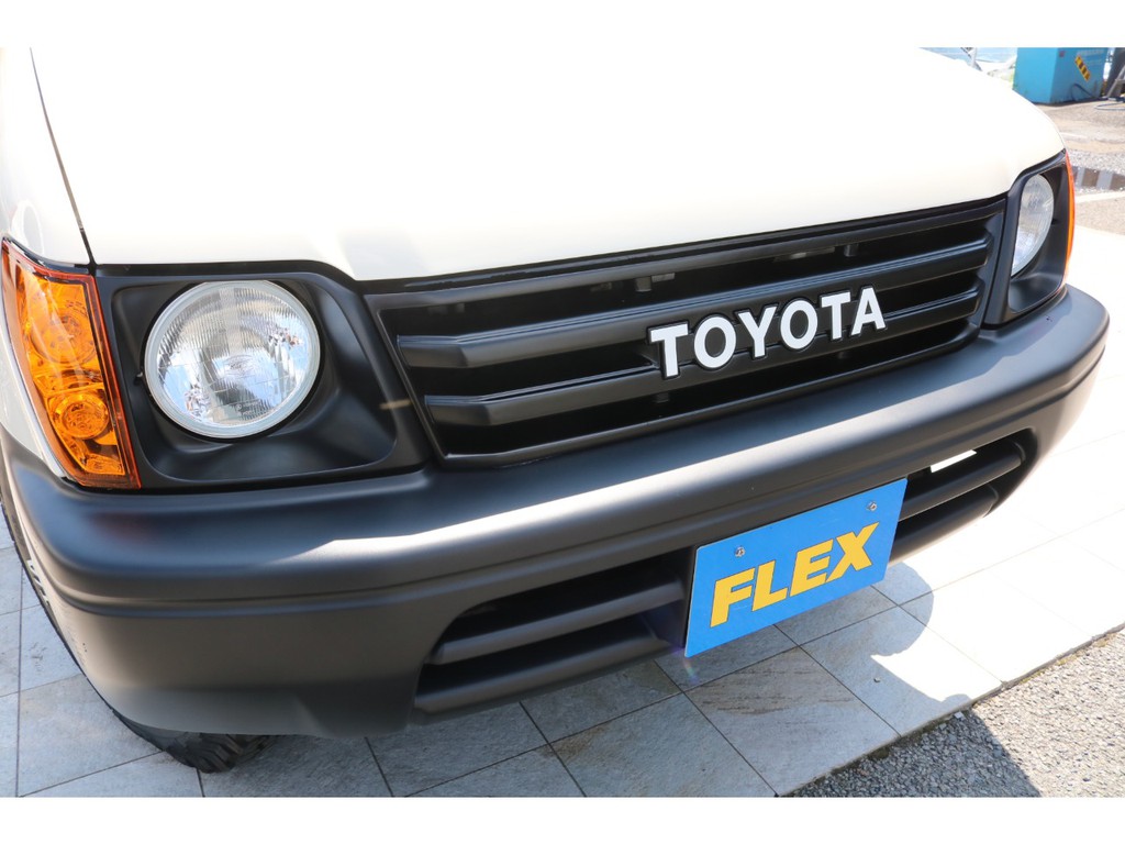 オリジナルＴＯＹＯＴＡロゴグリルを装備！