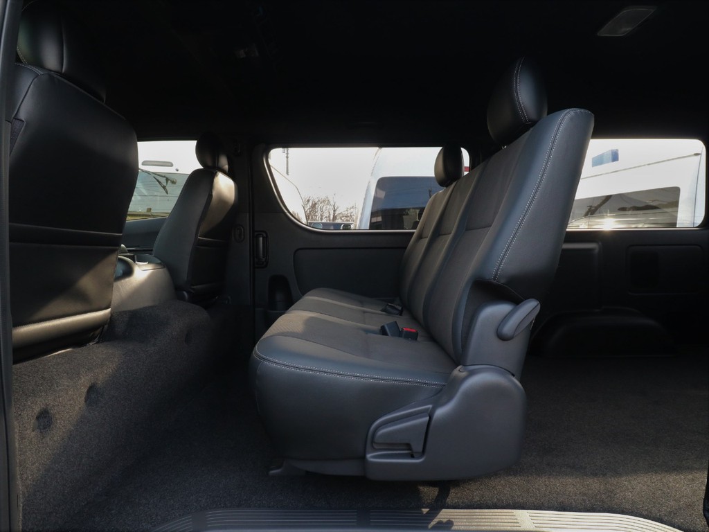 特別仕様車専用セカンドシート！