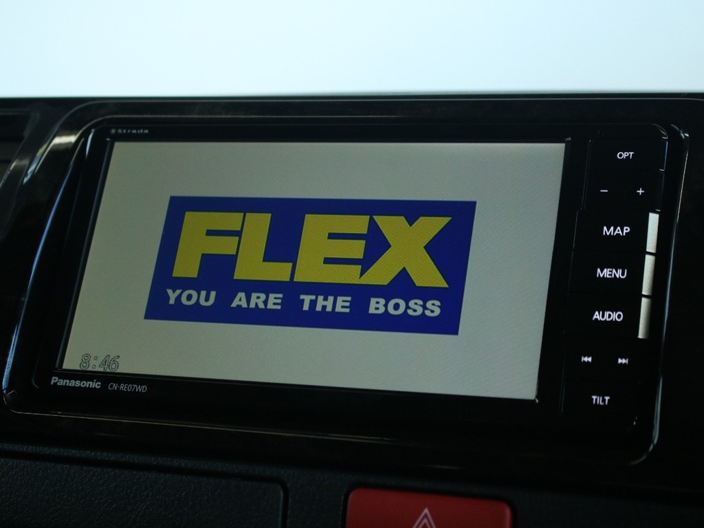 ７型SDナビを装備！Bluetoothは勿論、フルセグナビです（時期によりついているナビが異なる場合がございます）