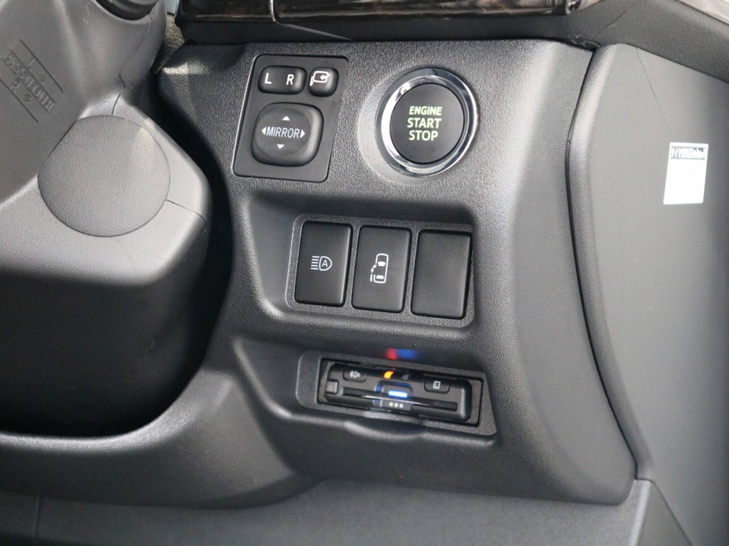 スマートキー＆プッシュスタート☆オートマチックハイビーム☆オートスライドドア☆ETC☆