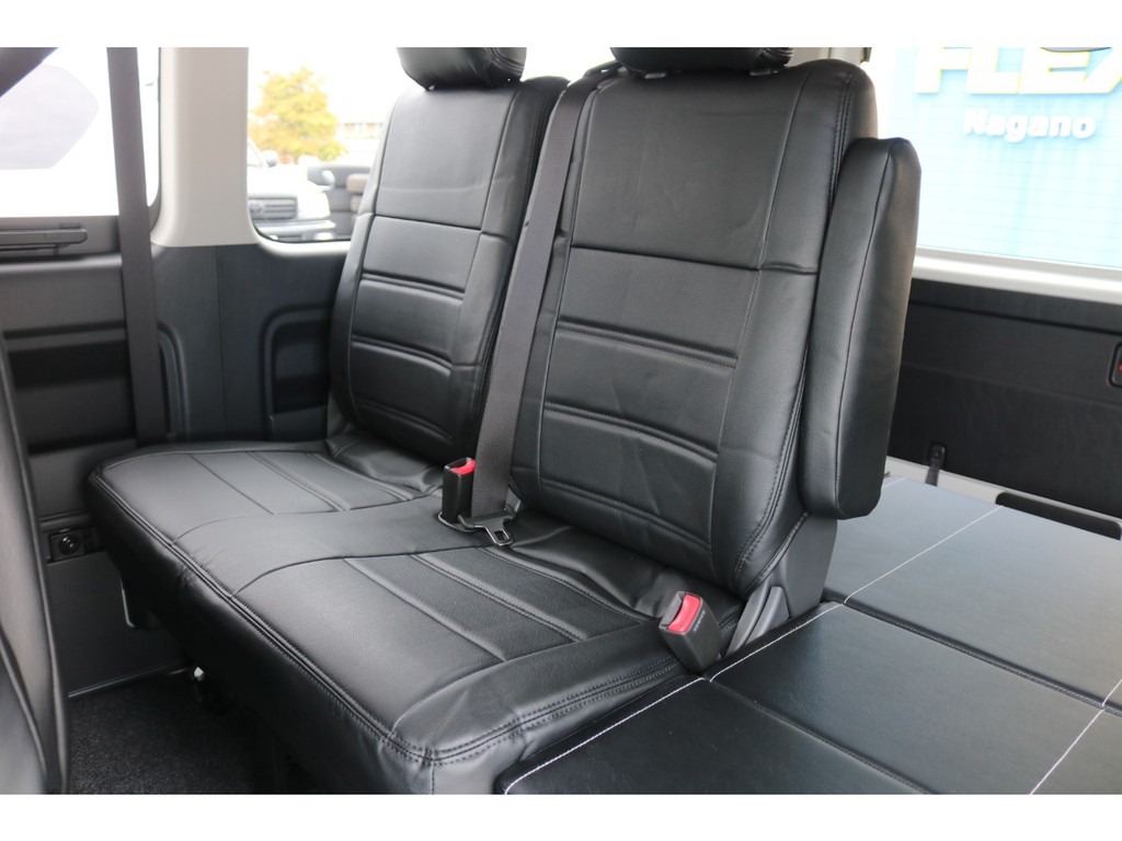３列目シート！リクライニング加工等も承っておりますので、お気軽にご相談下さい！