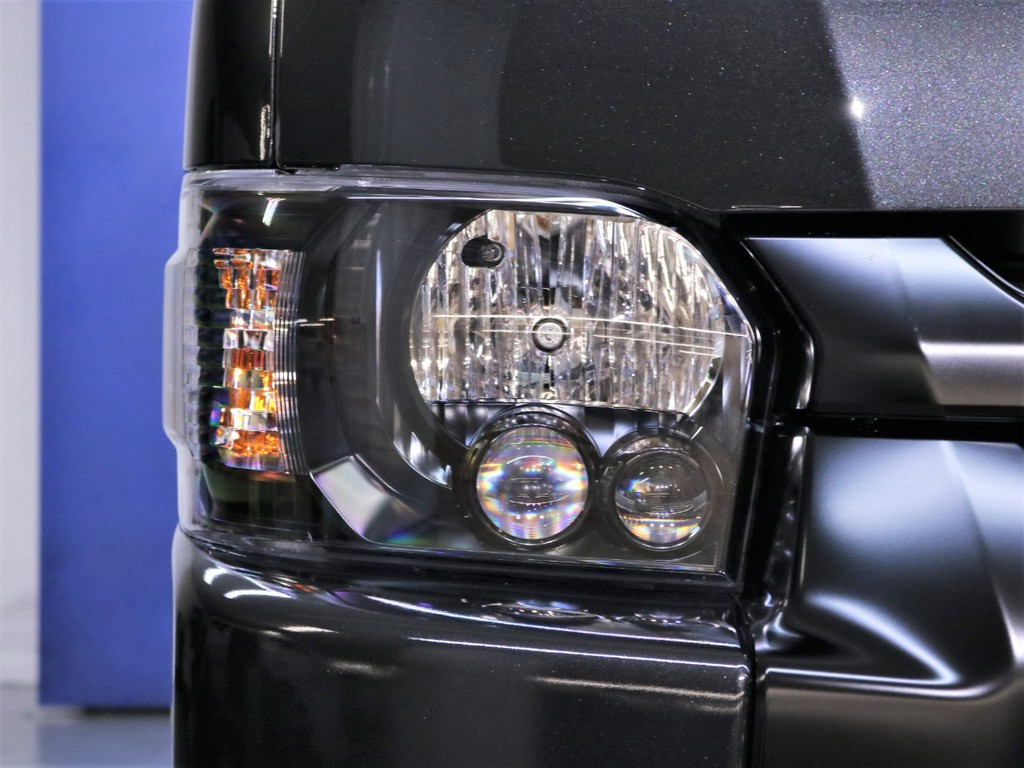 ヘッドライトのインナーもブラックで塗装しております！