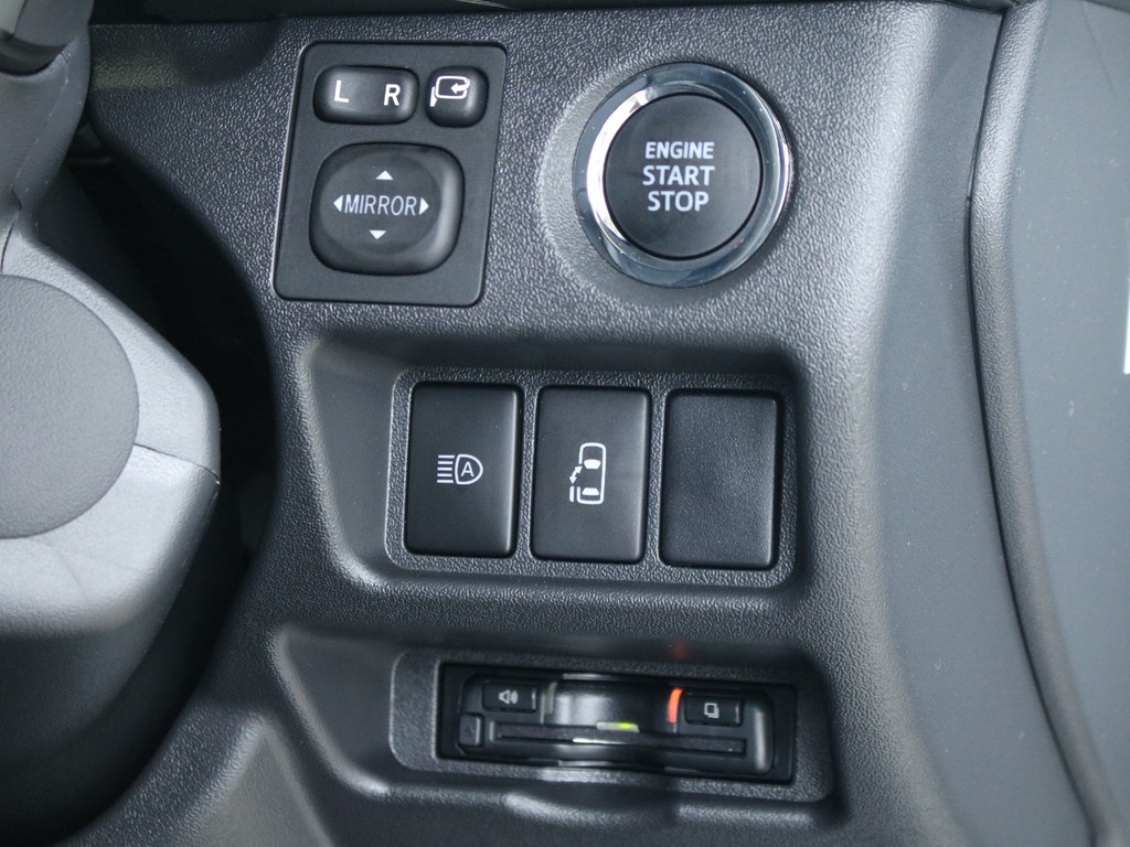 新型のスマートエントリーシステム搭載で、スムーズにエンジンスタートできます。