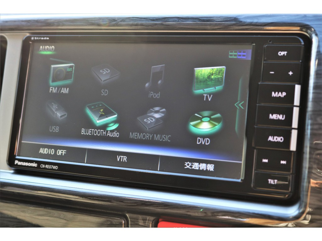 Panasonicストラーダ７インチＳＤナビ搭載！！使い勝手の良いナビゲーションですよ！