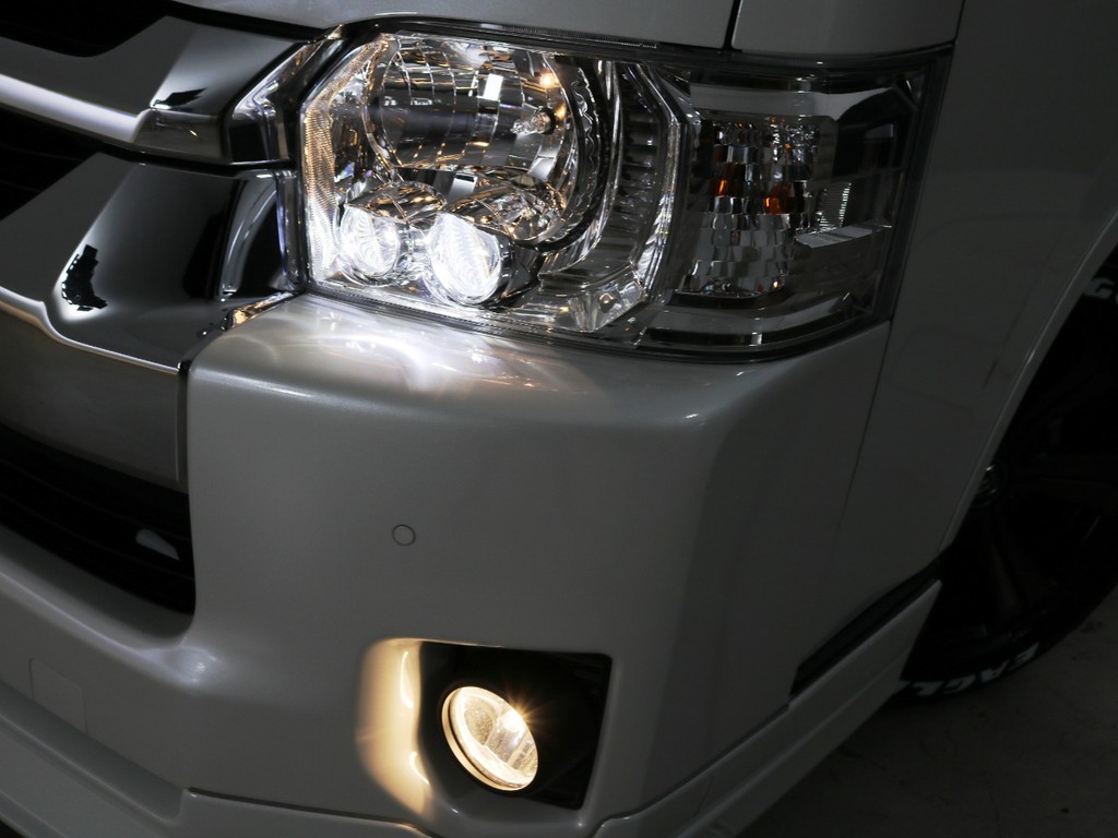 メーカーオプション　ＬＥＤヘッドランプ！